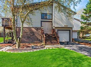 29W359 Thornwood Ln, Warrenville, IL
