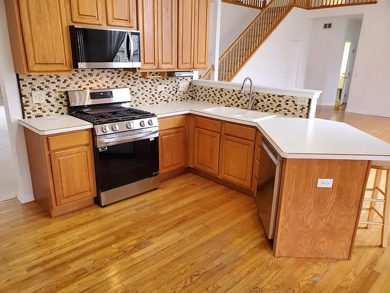 1670 Highmeadow Ln — Photo 10