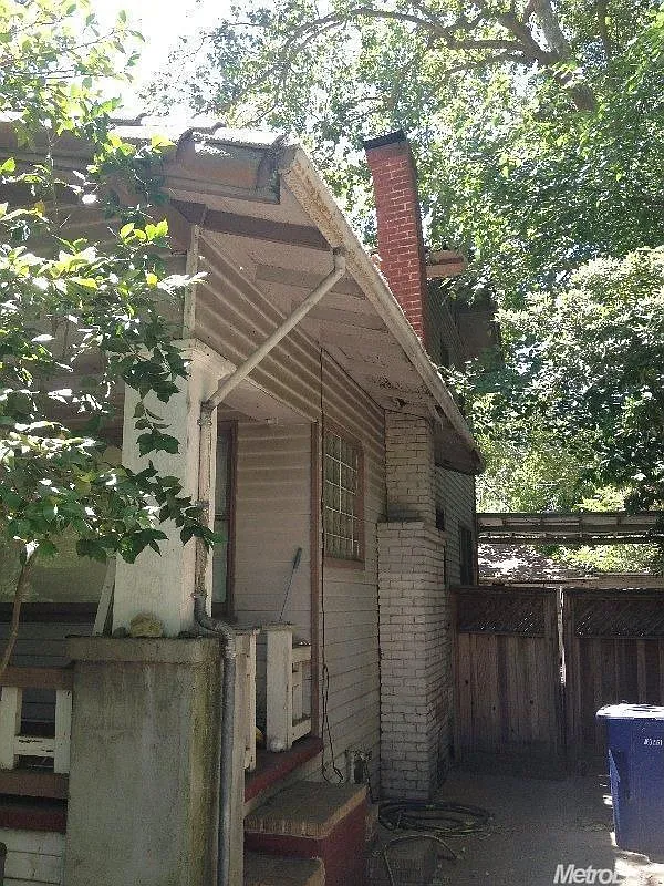 3840 T St photo 1