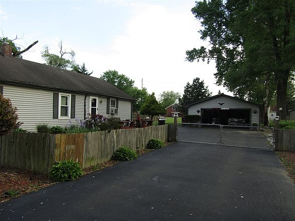 5th image of 7014 Rogers Ln
