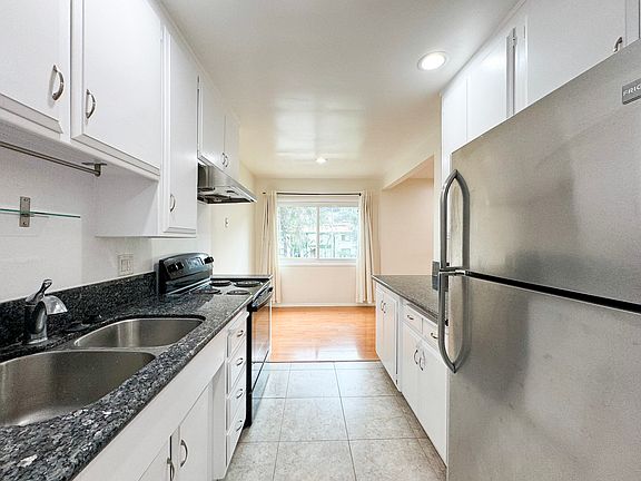 5th image of 3407 Huxley St APT 17