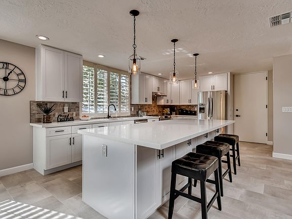 4th image of 8605 E Mackenzie Dr