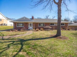 718 Villa Place Ct, Saint Louis, MO 63132