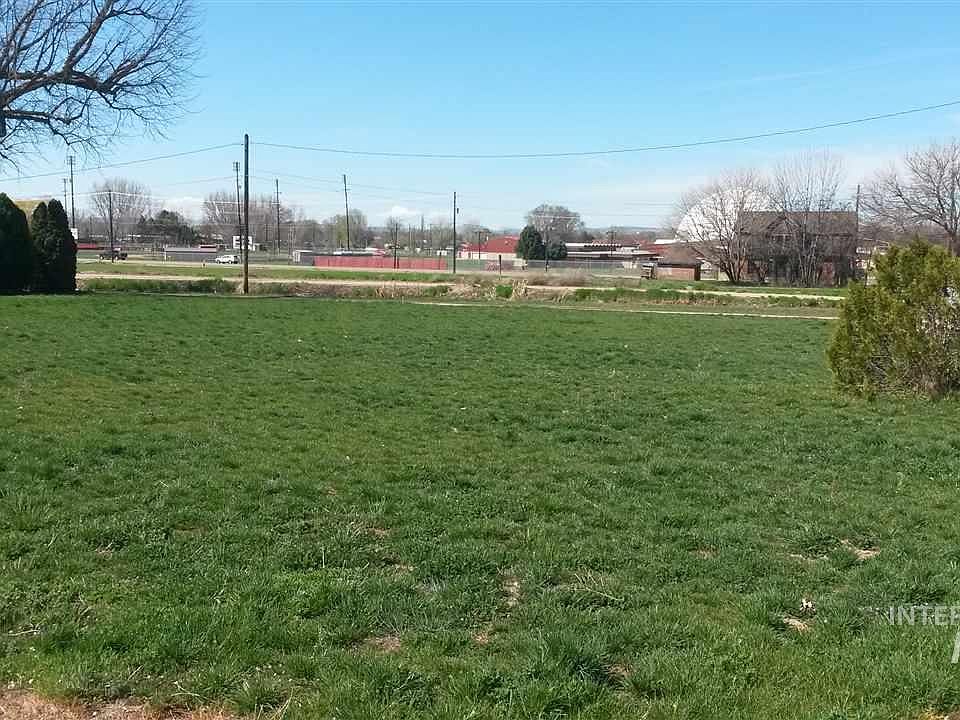 1st image of 610-612 Deer Meadows Ln
