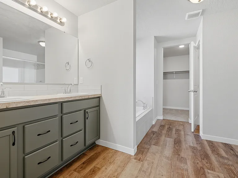 3391 S Rosa Parks Way — Photo 11