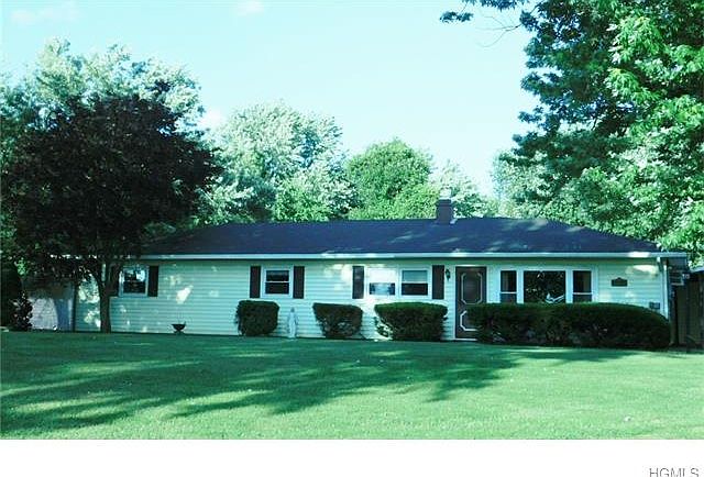 1st image of 3 Birchwood Ln
