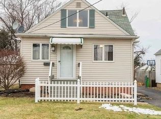 5923 Maplewood Rd, Mayfield Heights, OH 44124