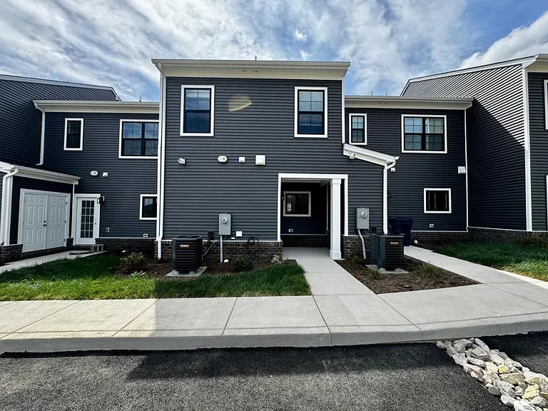 2050 Kyles Way — Photo 17