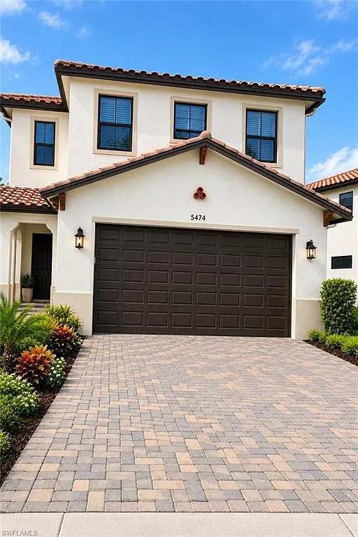 3 bed, 2.5 bath, 2032 sqft, $2,450 — Photo 1