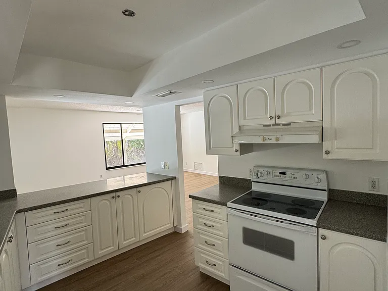 753 Tropical Cir — Photo 12