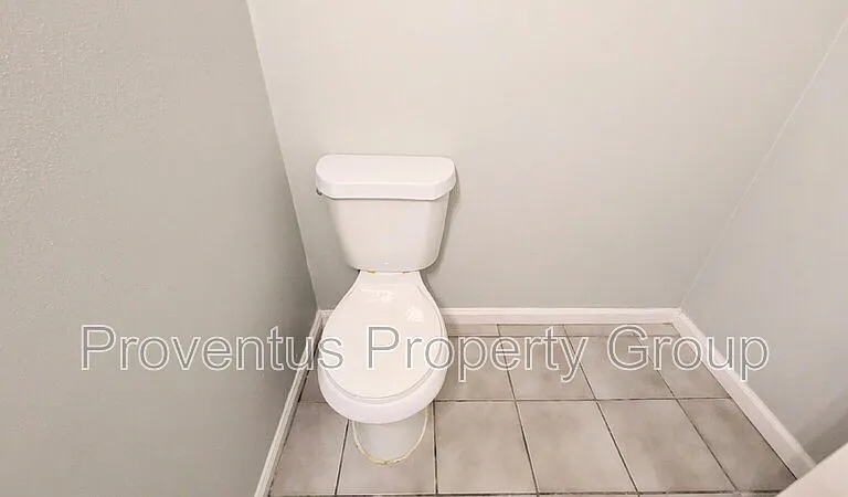 4527 Versailles Dr — Photo 14