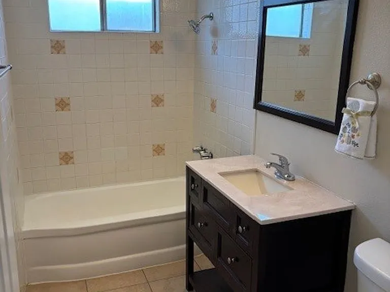 829 & 831 S Oaks Ave — Photo 5