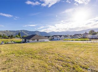 73 Sailing Hawk Ln, Manson, WA 98831