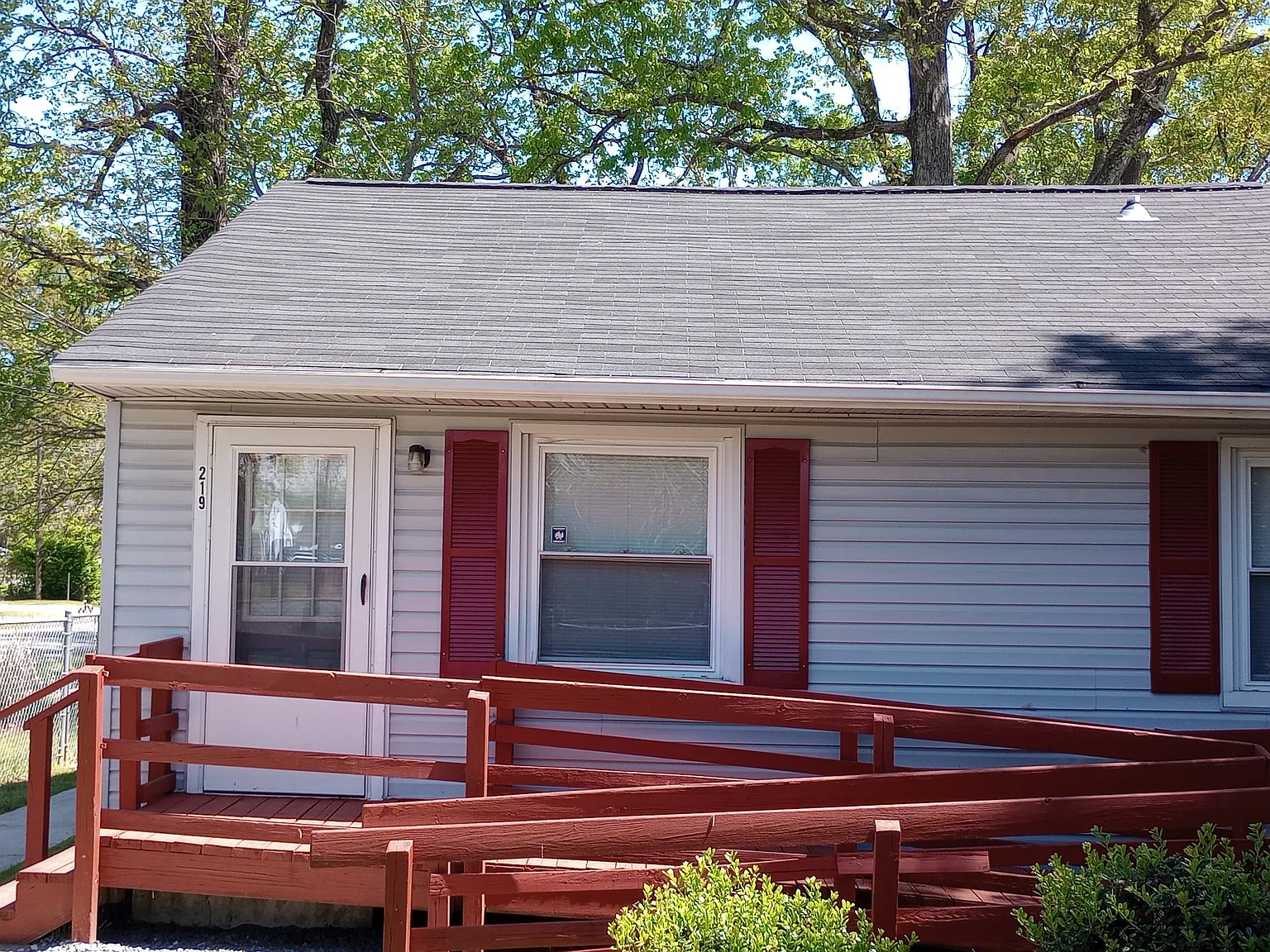 219 White St — Photo 1