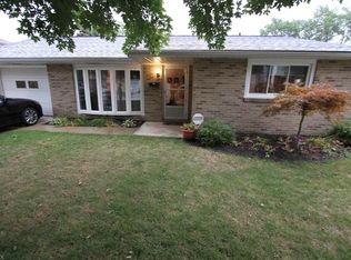 957 Cherokee Trl, Willoughby, OH 44094