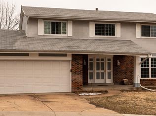 660 Greensleeves Dr, Fenton, MO