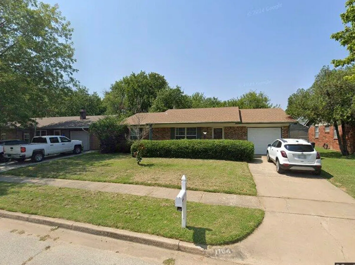 3 bed, 1.5 bath, 1164 sqft, $1,500 — Photo 1