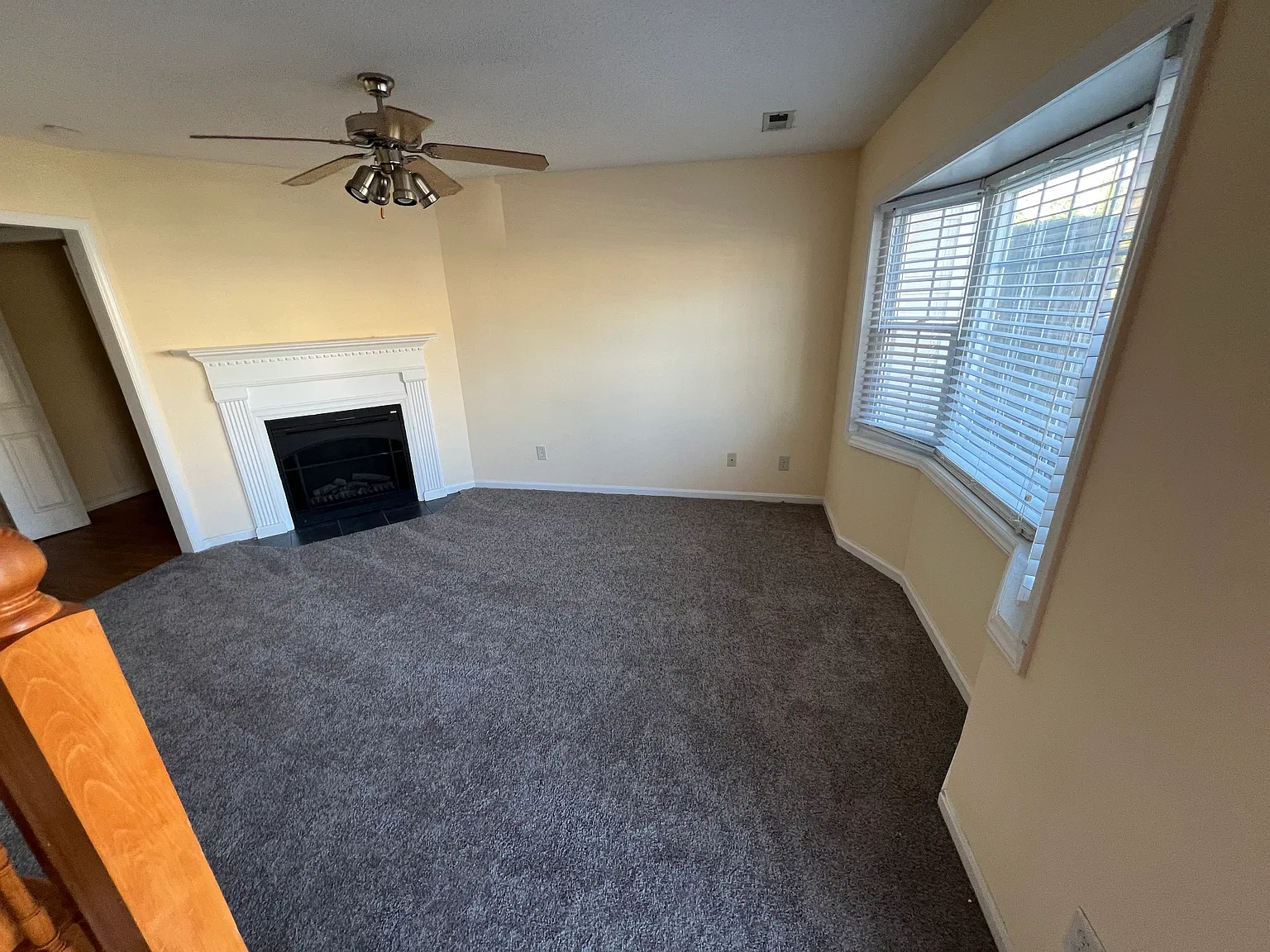 2 bed, 1.5 bath, 1200 sqft, $1,175 — Photo 2