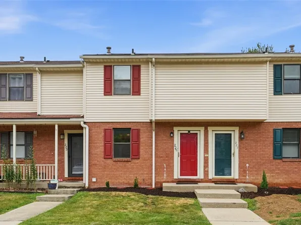 225 Woodhaven Dr, Seven Fields, PA 16046