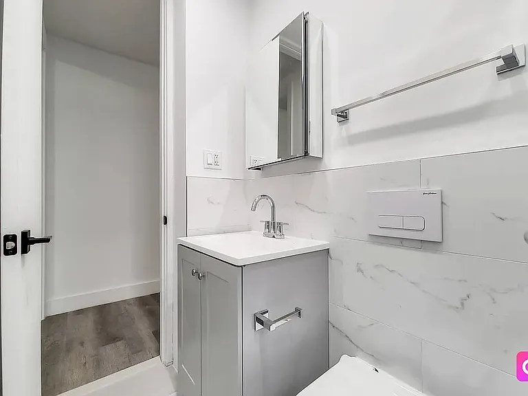 41-07 28th Ave #4 — Photo 8