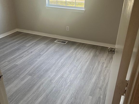 3rd image of 6977 Weatherwood Dr