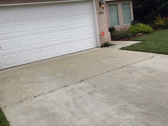 3rd image of 1420 E Parkview Ct