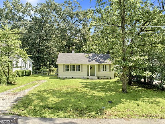2nd image of 608 Briarwood Cir NW