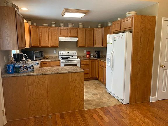 2nd image of 200 Hillview Dr NW