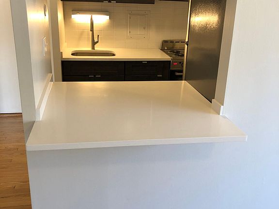 4th image of 6010 N Winthrop Ave #301