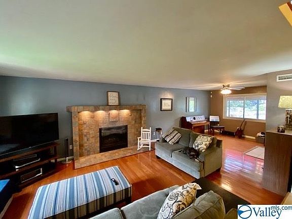 4th image of 10112 Nadina Dr SE