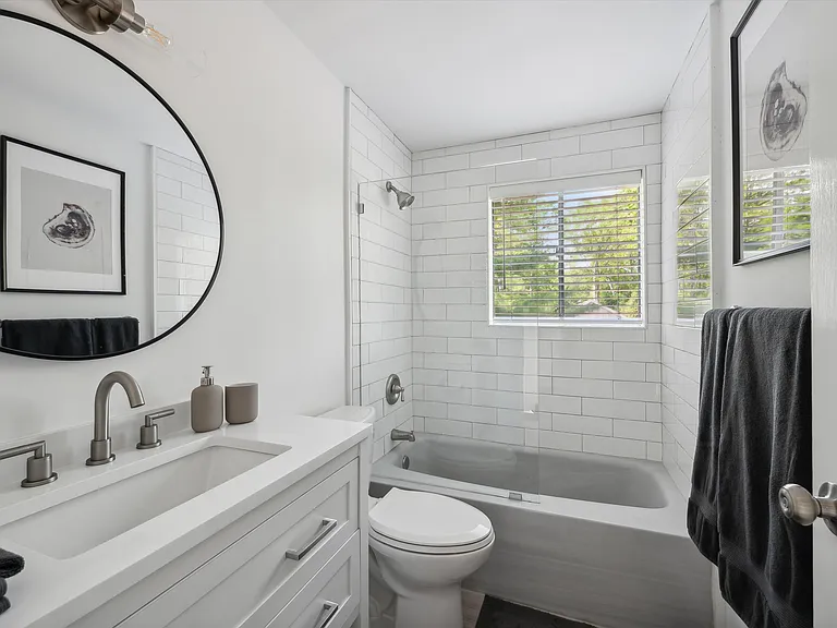 201 Cove Hollow Rd — Photo 25