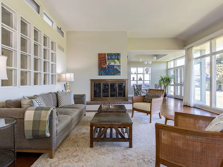 29 Alden Ln — Photo 4