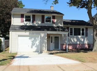 122 Carolyn Ave, Colonia, NJ