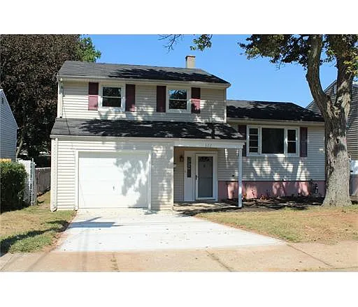 122 Carolyn Ave photo 1