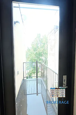 Rented by SBJ Brokerage, LLC | media 8