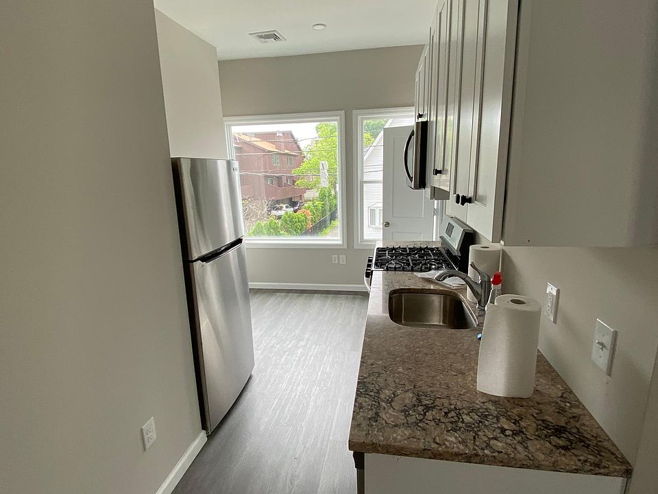 1st image of 187 Washington Ave #E