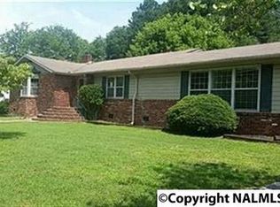 409 Rock St SE, Hartselle, AL 35640