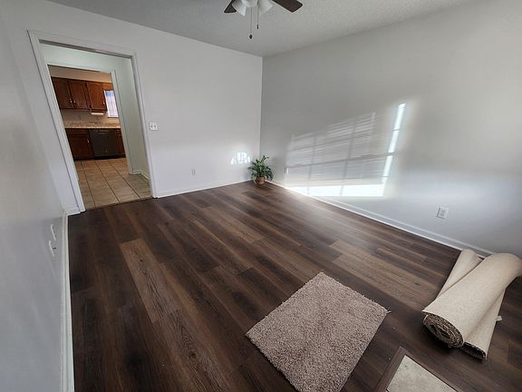4th image of 3143 20th St NE