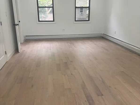 125 Ainslie Street image 1 of 5
