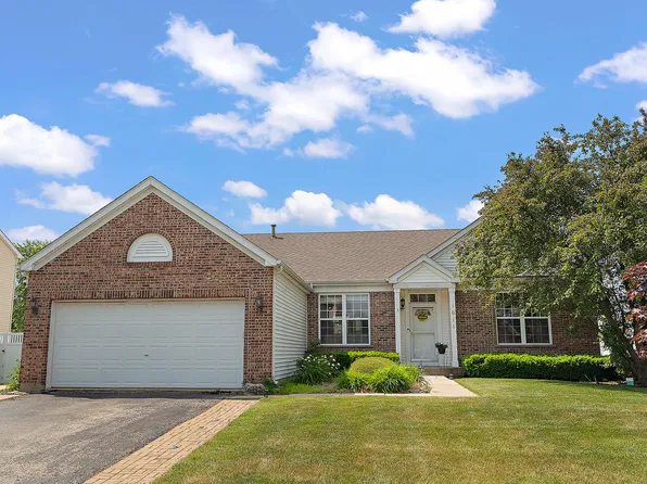 1611 Wintercrest Ln, Shorewood, IL 60404