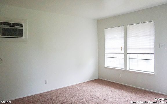 5th image of 562 Lincolnshire Dr