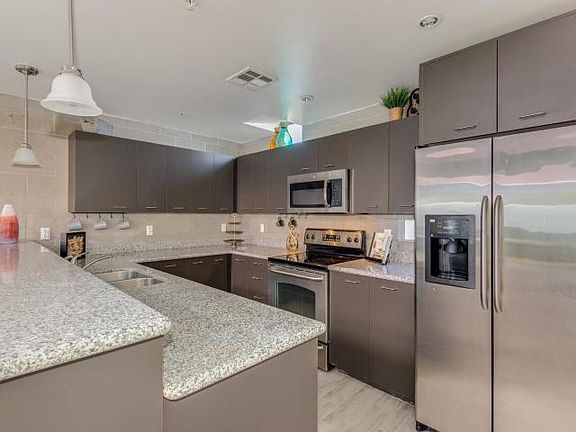 3rd image of 1111 W University Dr Unit 1021