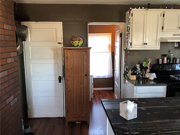 3rd image of 301 1st Ave W