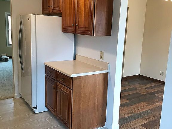 3rd image of 1001 Cobblestone Dr