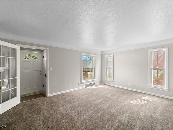 4th image of 16209 Westdale Ave