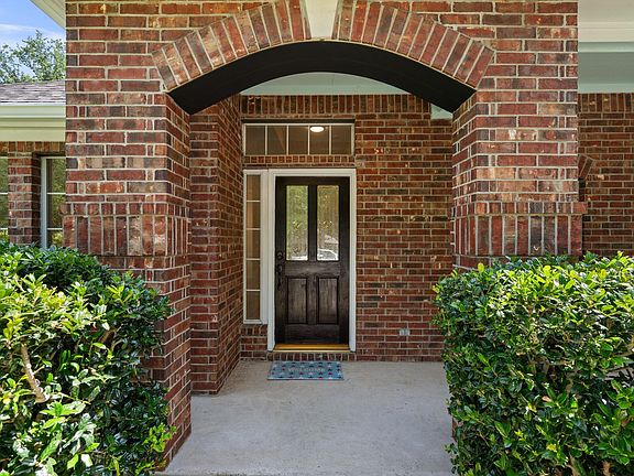 2nd image of 1600 Colton Way