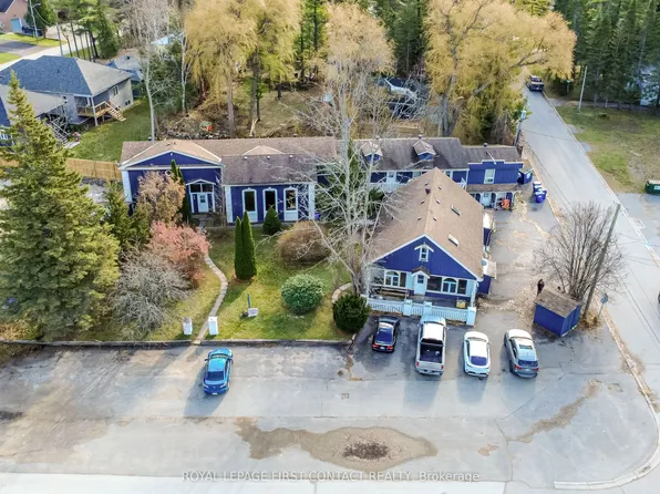 3071 Mosley St, Wasaga Beach, ON L9Z 1W7