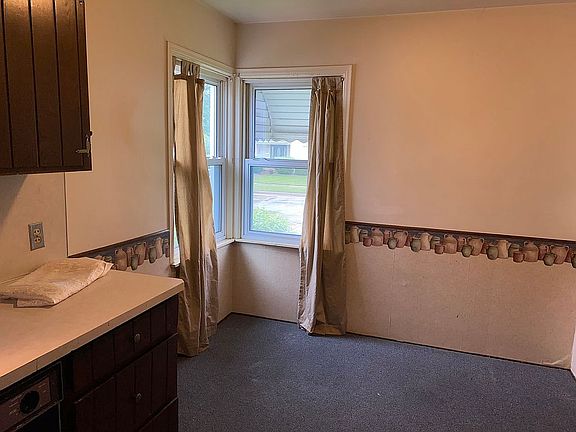 5th image of 2956 Saint Paul St