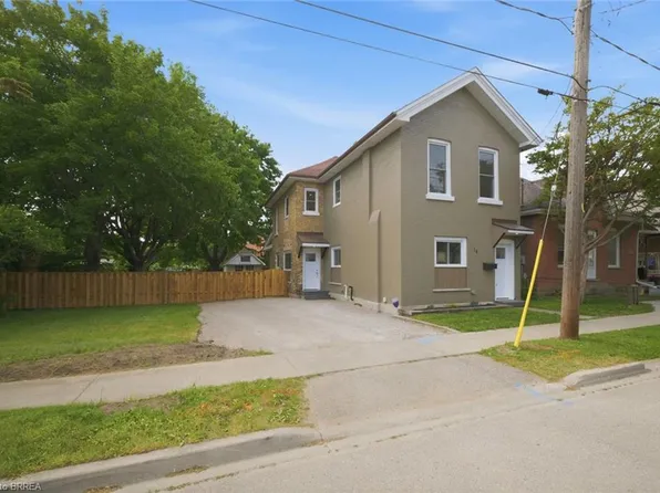 14 Bond St, Brantford, ON N3R 4G5