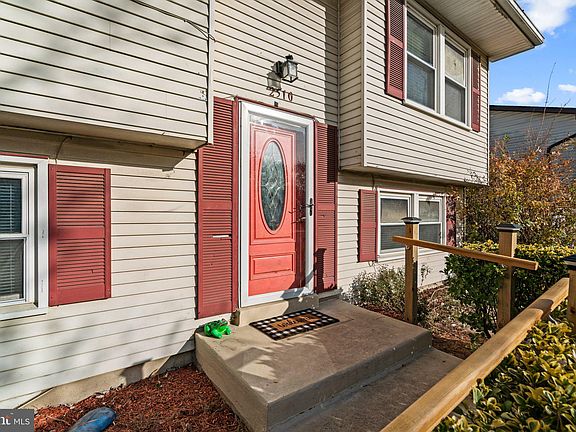 4th image of 2510 Symphony Ln
